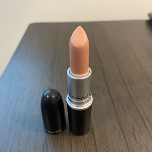 MAC Cosmetics amplified crème lipstick